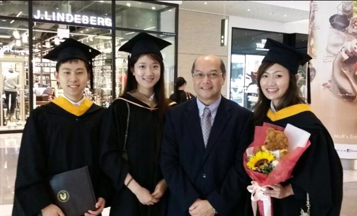 Tanoto Foundation Scholars with Mr Willie Sia from Tanoto Foundation at SMU Commencement Ceremony 2014