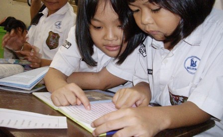 Tanoto Scholars Enccourage Reading among Children